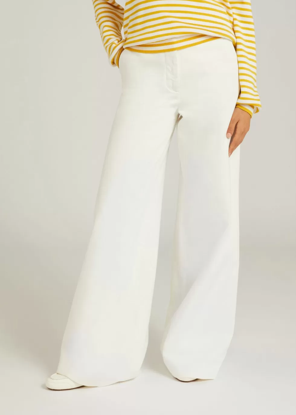 Trousers & Shorts*Loro Piana Darian Trousers White