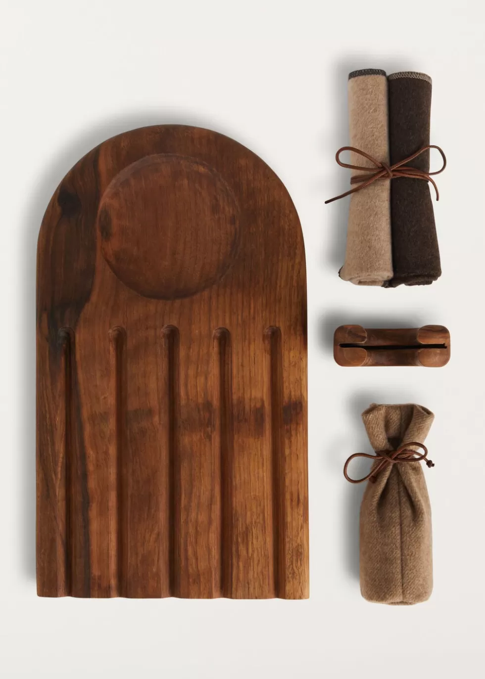 Tableware*Loro Piana Olive Cutting Board Walnut